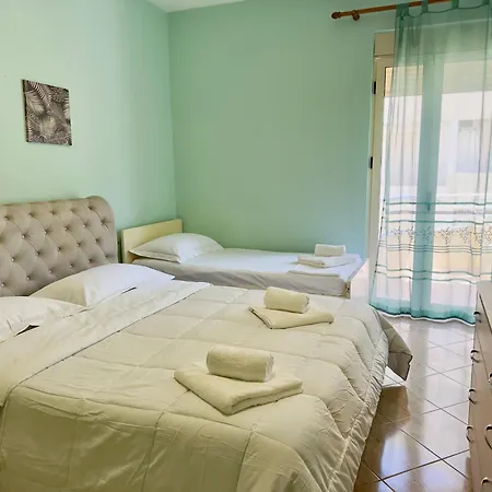 Comfort Lungomare Apartment *
